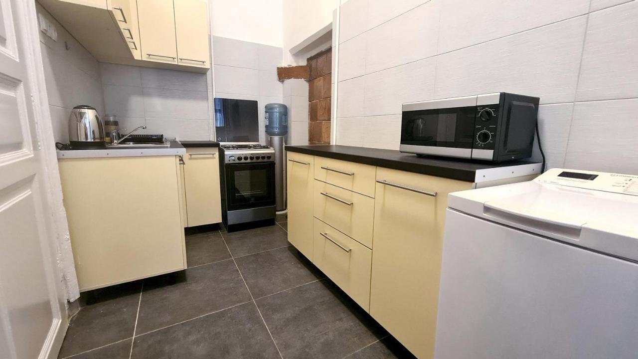 Apartment Downtown Akacfa *